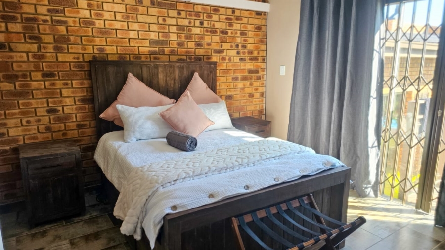4 Bedroom Property for Sale in Zilkaatsnek North West